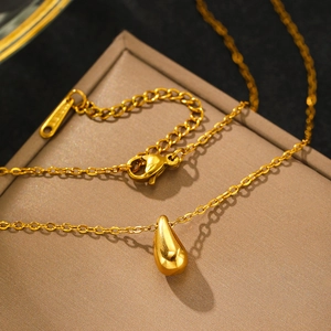 Élégant collier pendentif goutte d'or en acier inoxydable poli pour femme