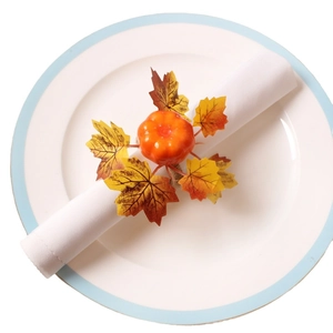 Herbst Serviettenring mit Kürbis und Ahornblättern für Erntedankfest Tischdekoration