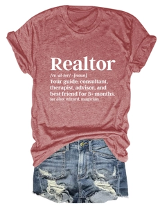 Dettaglio del tessuto della t-shirt terracotta Realtor con cuciture e stampa di qualità