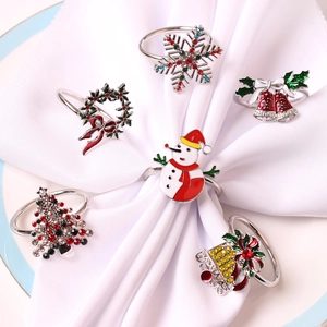 Lot de 6 ronds de serviette de Noël avec flocon, sapin et cloches en strass colorés