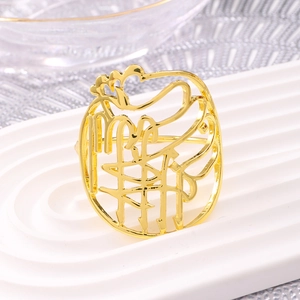 Rond de serviette doré en alliage ajouré pour la décoration de table de mariage