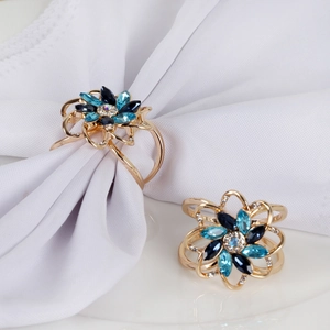 Luxury Alloy Crystal Flower Napkin Ring Gold Blue Rhinestone Napkin Holder For Wedding Party Dining Table Home Decor