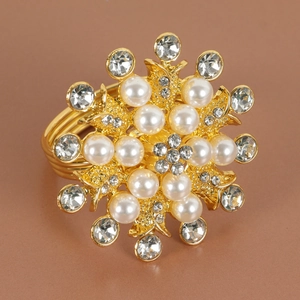 Rond de serviette fleur dorée avec perles et strass pour décoration de table mariage