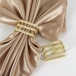 Portatovaglioli Moderni in Lega di Zinco Traforati a Forma di D Quadrati Geometrici Fibbie per Tovaglioli Oro Galvanizzato Decorazione Tavola