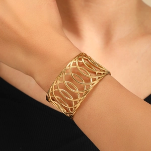 Bracelet Jonc Ouvert Géométrique Creux Acier Inoxydable Plaqué Or 18K Réglable Bijoux De Mode Pour Femmes