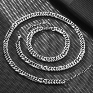 Ensemble de trois pièces en acier titane avec chaînes cubaines, colliers et bracelet