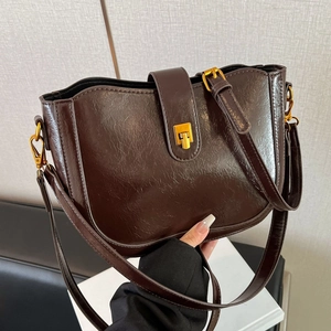 Vintage PU Leather Saddle Shoulder Bag For Women Retro Glossy Crossbody Bag With Golden Buckle Elegant Underarm Bag Daily Purse