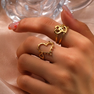 Vintage Hollow Heart Stainless Steel Adjustable Open Ring Palace Style Elegant Heart Shaped Finger Jewelry For Women