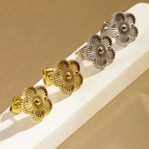 Women Fashion Stainless Steel Five Petal Flower Stud Earrings High End Radial Texture Milgrain Edge Clover Ear Jewelry
