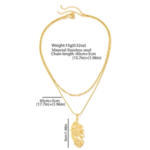 Détail du collier double rang en acier doré 15g avec pendentif feuille et dimensions