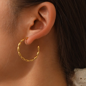 Boucles D'Oreilles Créoles En Forme De C En Acier Inoxydable Design Segmenté Grain De Riz Bijoux Géométriques Pour Femmes