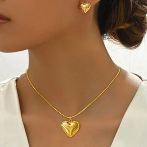 Heart Necklace And Stud Earrings Stainless Steel Textured Pendant Elegant Minimalist Niche Design Jewelry For Women Gold
