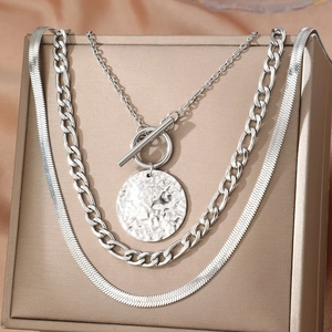 Three-layer stainless steel Cuban chain necklace set with hammered round pendant for men
