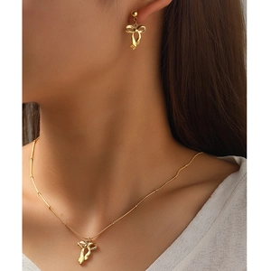 Bijoux Noeud Papillon Élégants Acier Inoxydable Plaqué Or 18K Collier Chaîne À Billes Et Boucles D'oreilles Femmes