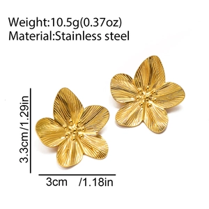 Detailed view of flower stud earrings showing 3.3cm size and 10.5g weight specifications