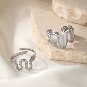 Ensemble de bagues vagues en acier inoxydable plaqué or 18K au style minimaliste