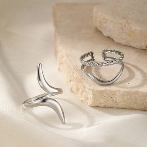 Adjustable minimalist silver-plated stainless steel ring set on decorative stones
