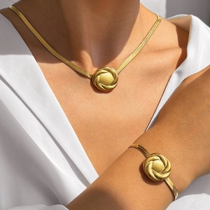 Collier Et Bracelet En Acier Inoxydable Chaîne Serpent Herringbone Rose Fleur Pendentif Spirale Rétro Élégant Bijoux Femmes