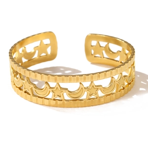 Bracciale aperto in acciaio inossidabile placcato oro 18K con stelle e lune per uomo