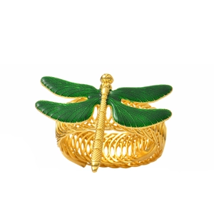Détail d'attache-rideau libellule de luxe avec ailes vertes et métal doré à ressort