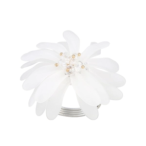 Frosted daisy acrylic napkin ring with white floral petals and silver spiral base
