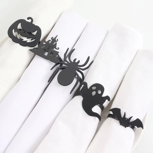 Set di portatovaglioli neri per Halloween con disegni di zucca, pipistrello e ragno nero