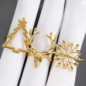 Lot de ronds de serviette dorés avec tête de cerf, sapin et flocon pour table de Noël