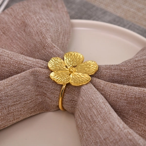 Plum Blossom Napkin Rings Gold Zinc Alloy Flower Napkin Holders For Wedding Hotel Banquet Table Decoration Western Style