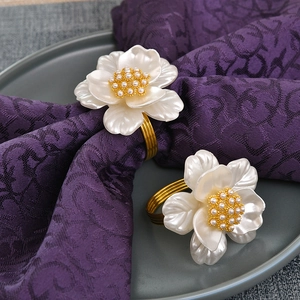 Elegante Portatovagliolo a Fiore in Lega di Zinco Con Künstliche Perle e Acrilico per Matrimonio Hotel Festa Decorazione Tavola Lusso