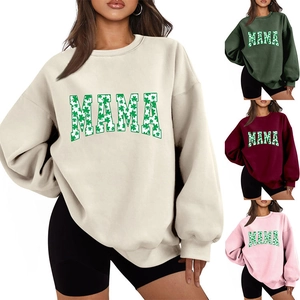 Πολλαπλές όψεις από oversized φούτερ Mama με πράσινα τριφύλλια για γυναίκες