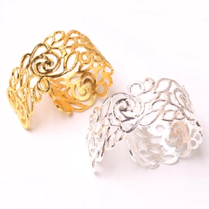 Elegant hollow rose flower napkin rings in gold and silver metal for table decor