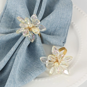 Portatovagliolo a Fiore in Cristallo Cangiante Fibbia in Lega di Zinco Intrecciata Oro Con Perla Artificiale per Matrimonio Banchetto