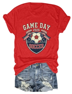 Détail à plat du T-shirt rouge Game Day 2026 Soccer avec imprimé graphique vintage