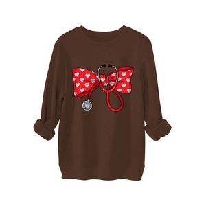 Sweat-shirt marron foncé avec nudd rouge, cœur et motif médical de stéthoscope
