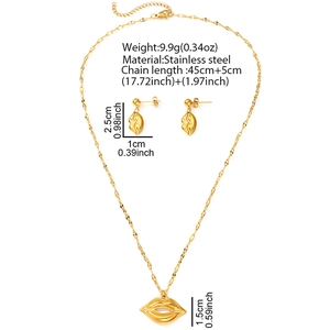 Parure en acier inoxydable doré 18 carats avec pendentif lèvres et boucles d'oreilles
