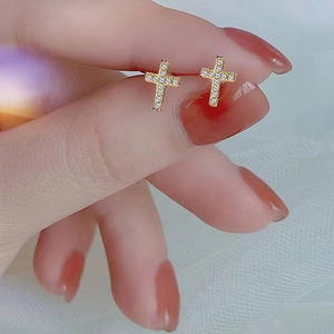 Pendientes de Botón de Cruz de Acero Inoxidable Minimalista Con Zirconia Blanca Incrustada Chapados en Oro Plata Joyería Religiosa Para Mujer