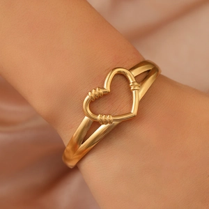 Bracciale Rigido Cuore Traforato Acciaio Inossidabile Placcato Oro 18K Geometrico Aperto Regolabile Gioielli Donna Uomo