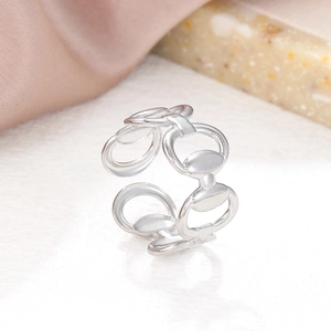 Polished silver chain link open ring with adjustable minimalist oval loops design