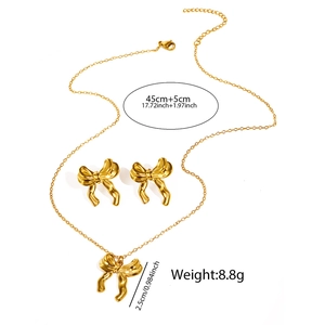 Parure de bijoux avec collier nœud plaqué or 18 carats et boucles d'oreilles