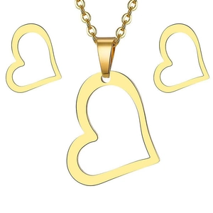 Goldenes Herz Schmuckset mit minimalistischer Herzkette und passenden Ohrsteckern im Set