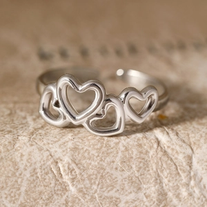 Adjustable silver hollow heart pattern ring made of high-quality stainless steel