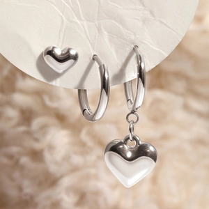 Ensemble de boucles d'oreilles minimalistes avec pendentif cœur en acier poli