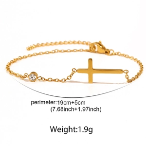 Bracelet croix plaqué or 18 carats minimaliste avec détail en cristal de zircone rond