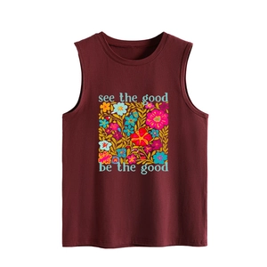 Detailansicht des Slogans See the Good und Blumendruck auf diesem dunkelroten Top