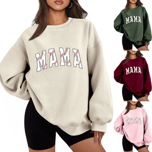 Détail du sweat MAMA avec épaules tombantes et présentation des différentes couleurs