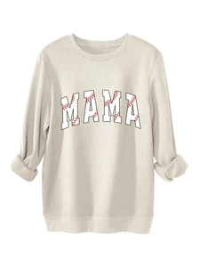 Détail du sweat crème montrant l'imprimé MAMA avec texture de baseball rouge