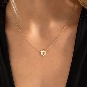 Pendentif étoile de David hexagonal en or poli sur chaîne minimaliste pour femmes