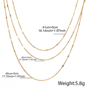 Ensemble de colliers superposés plaqués or 18K avec chaînes à billes et mailles serpent