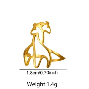 Detail showing giraffe silhouette ring dimensions 1.8cm diameter and 1.4g weight