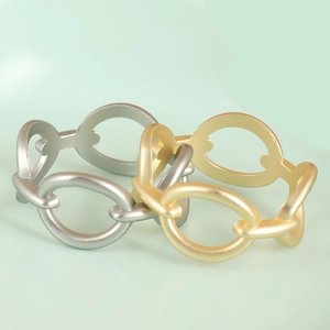 Moderne Geometrische Zinklegierung Serviettenringe Set Matt Gold Silber Kettenglied Design Für Esstisch Hochzeit Party Dekor